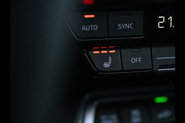 Audi A3 Sportback 45 TFSI e S edition Competition | Nardo Grey | Panoramadak | 5 jr garantie | Ambiance interieur | Sonos Sound | Active Cruise | S-Seats + Memory | Head-Up | Camera | Stoelverwarming | Keyless |