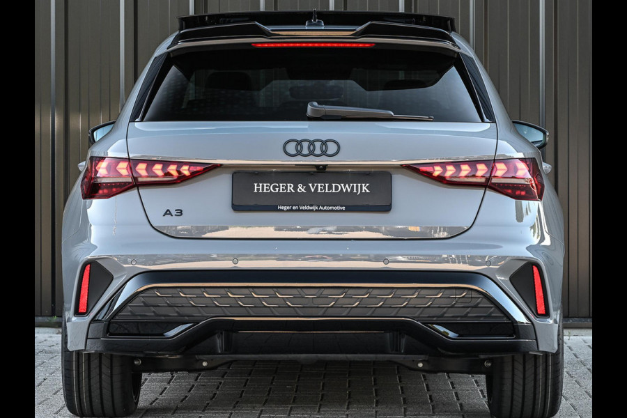 Audi A3 Sportback 45 TFSI e S edition Competition | Nardo Grey | Panoramadak | 5 jr garantie | Ambiance interieur | Sonos Sound | Active Cruise | S-Seats + Memory | Head-Up | Camera | Stoelverwarming | Keyless |