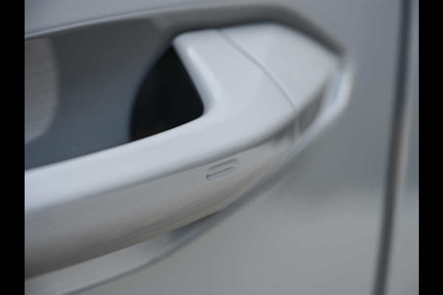 Audi A3 Sportback 45 TFSI e S edition Competition | Nardo Grey | Panoramadak | 5 jr garantie | Ambiance interieur | Sonos Sound | Active Cruise | S-Seats + Memory | Head-Up | Camera | Stoelverwarming | Keyless |