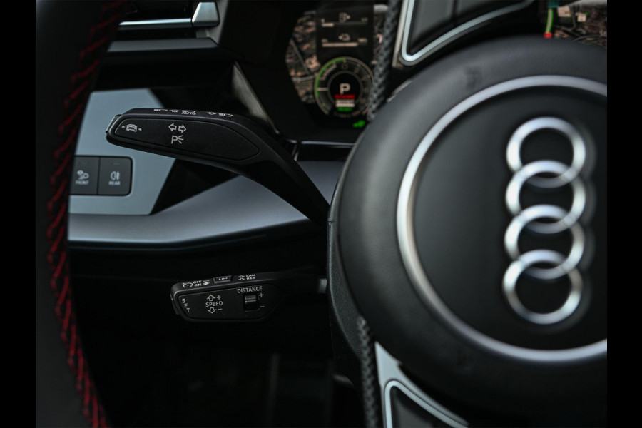 Audi A3 Sportback 45 TFSI e S edition Competition | Nardo Grey | Panoramadak | 5 jr garantie | Ambiance interieur | Sonos Sound | Active Cruise | S-Seats + Memory | Head-Up | Camera | Stoelverwarming | Keyless |