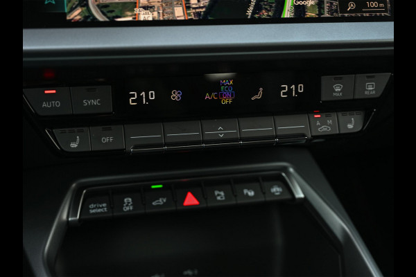 Audi A3 Sportback 45 TFSI e S edition Competition | Nardo Grey | Panoramadak | 5 jr garantie | Ambiance interieur | Sonos Sound | Active Cruise | S-Seats + Memory | Head-Up | Camera | Stoelverwarming | Keyless |
