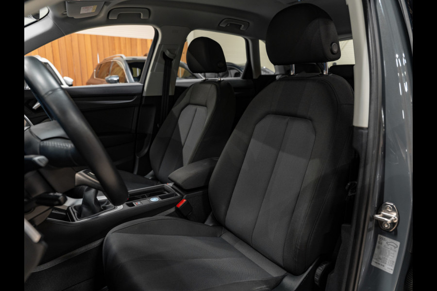 Audi Q3 35 TFSI Pro Line business, Apple Carplay, Matrix Led, ACC, Android Auto, Blind spot, PDC, Volledig Onderhouden