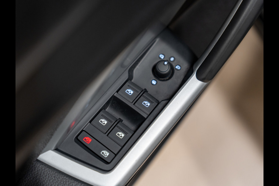 Audi Q3 35 TFSI Pro Line business, Apple Carplay, Matrix Led, ACC, Android Auto, Blind spot, PDC, Volledig Onderhouden