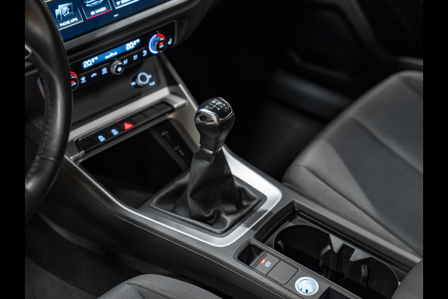 Audi Q3 35 TFSI Pro Line business, Apple Carplay, Matrix Led, ACC, Android Auto, Blind spot, PDC, Volledig Onderhouden