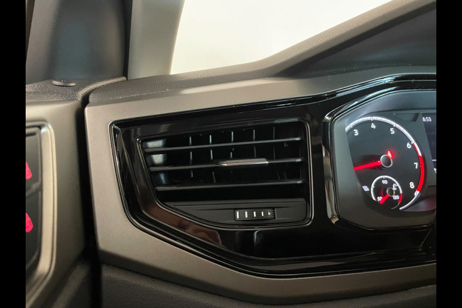 Volkswagen Polo 1.0 TSI Comfortline AIRCO CRUISE NAVI APPLE CARPLAY PRIVACY GLAS LM VELGENPARKEERSENSOREN