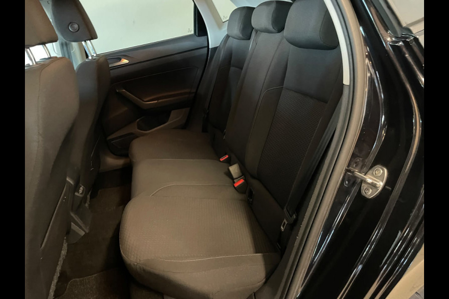 Volkswagen Polo 1.0 TSI Comfortline AIRCO CRUISE NAVI APPLE CARPLAY PRIVACY GLAS LM VELGENPARKEERSENSOREN