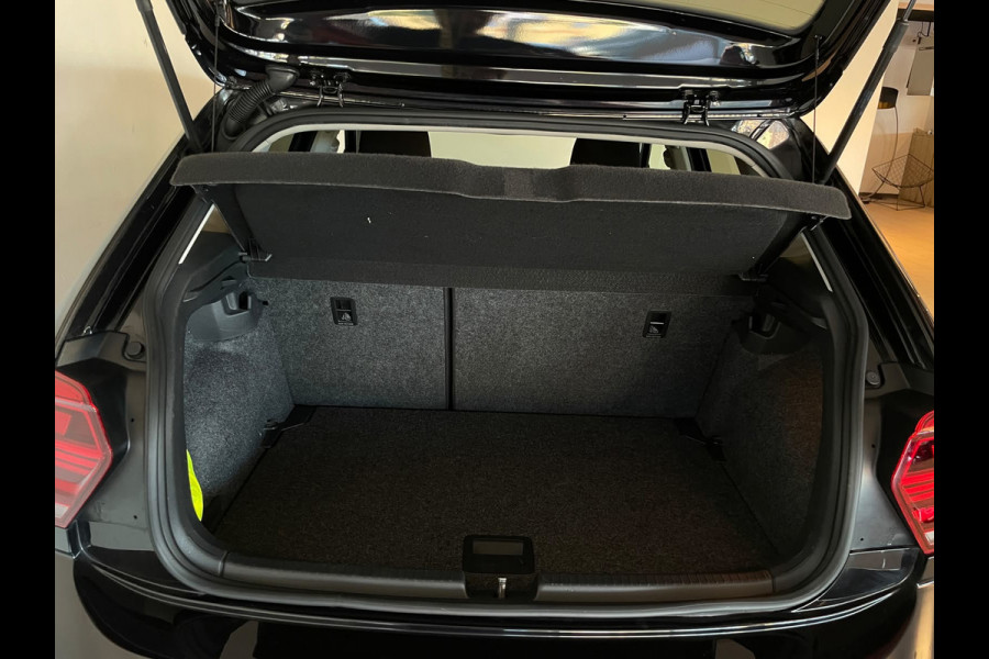 Volkswagen Polo 1.0 TSI Comfortline AIRCO CRUISE NAVI APPLE CARPLAY PRIVACY GLAS LM VELGENPARKEERSENSOREN