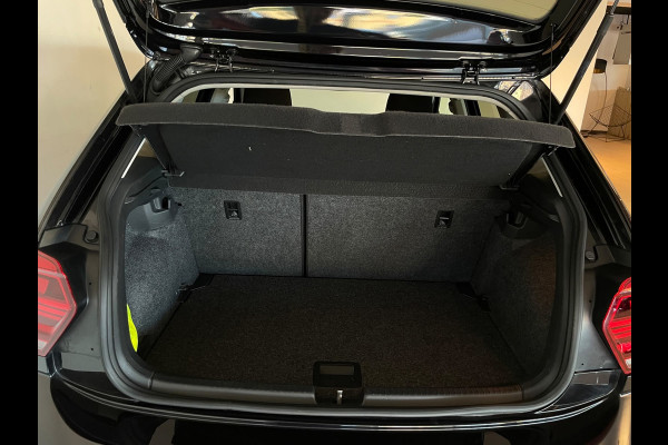 Volkswagen Polo 1.0 TSI Comfortline AIRCO CRUISE NAVI APPLE CARPLAY PRIVACY GLAS LM VELGENPARKEERSENSOREN
