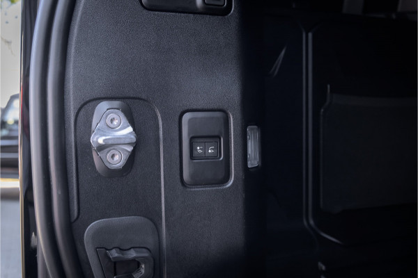 Land Rover Defender 3.0 D200 110 X-Dynamic SE - Luchtvering - Trekhaak