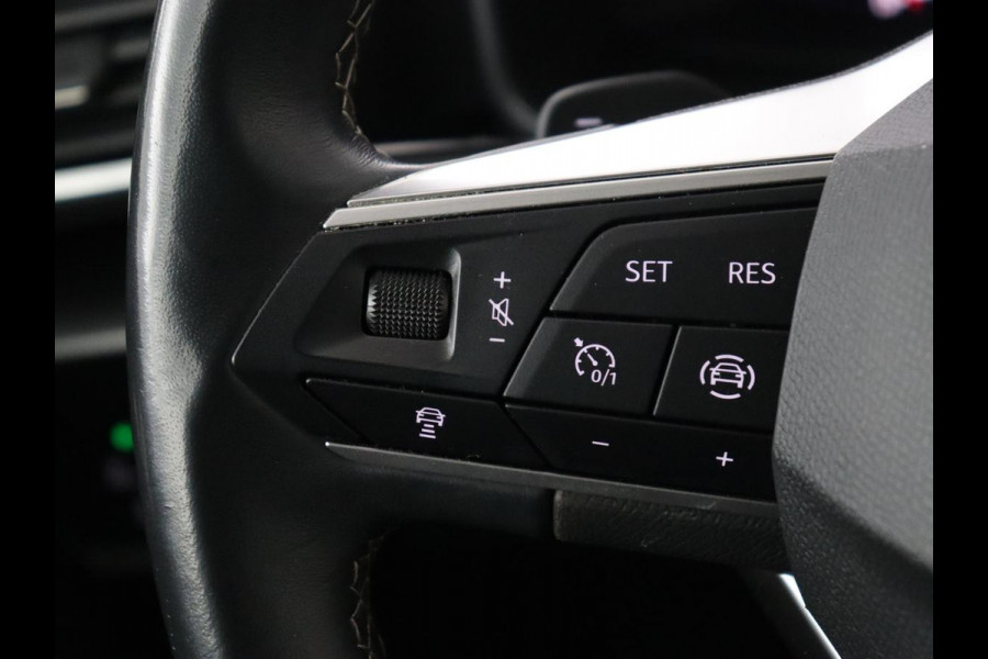 Seat Leon 1.0 eTSI Style Business Intense | Carplay | Camera | Adaptive cruise | Navigatie | DAB | Full LED | Park Assist | Climate control | Digital Cockpit | Bluetooth