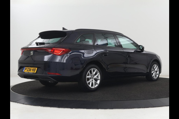 Seat Leon 1.0 eTSI Style Business Intense | Carplay | Camera | Adaptive cruise | Navigatie | DAB | Full LED | Park Assist | Climate control | Digital Cockpit | Bluetooth