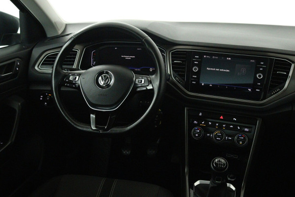 Volkswagen T-Roc 1.0 TSI Style (PANORAMADAK, DIGATALE COCKPIT, PDC, LED, CLIMA, STOELVERWARMING)