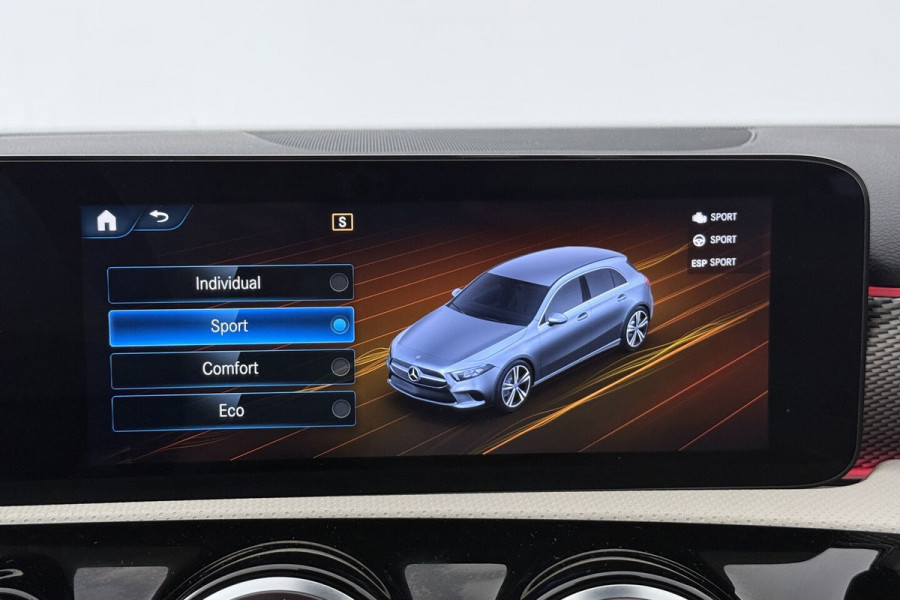 Mercedes-Benz A-Klasse 180 Business Solution Luxury (STOELVERWARMING, SFEERVERLICHTING, NAVIGATIE, CAMERA, PARKEE