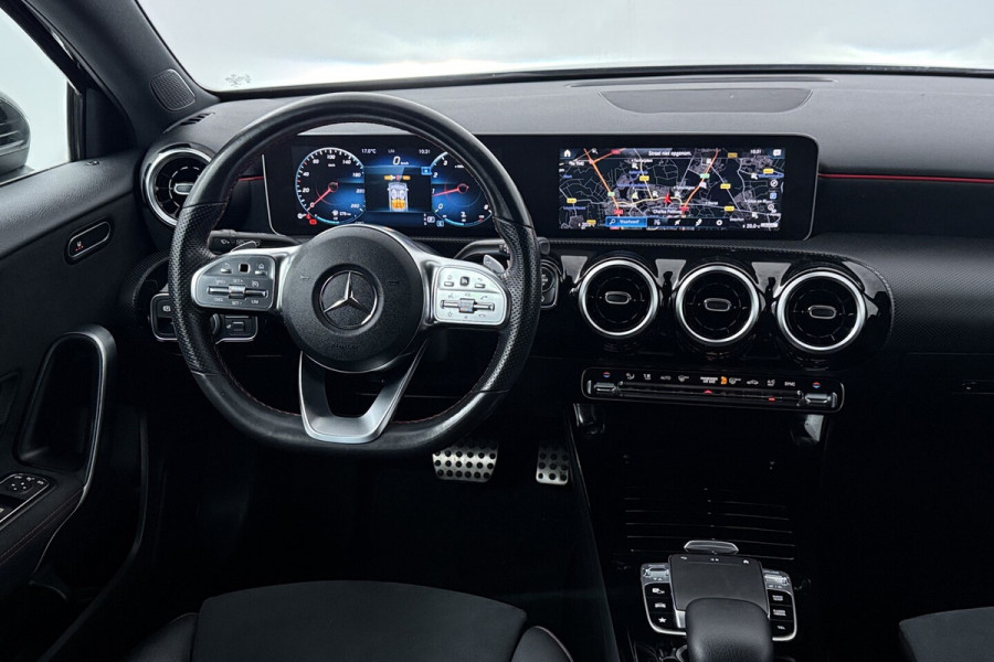 Mercedes-Benz A-Klasse 200 Business Solution AMG (NAVIGATIE, CAMERA, STOELVERWARMING, LED, PDC)