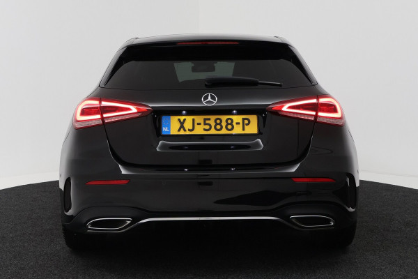 Mercedes-Benz A-Klasse 200 Business Solution AMG (NAVIGATIE, CAMERA, STOELVERWARMING, LED, PDC)