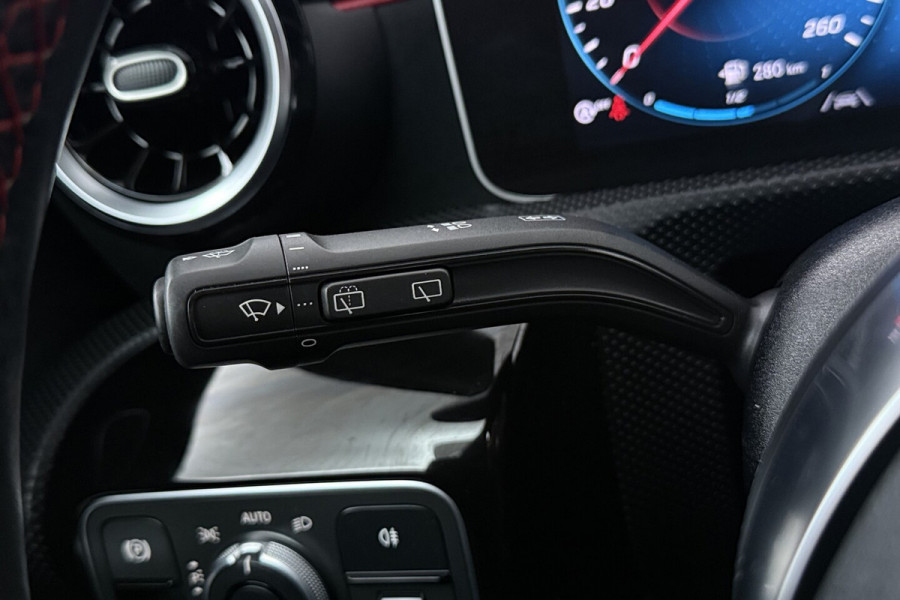 Mercedes-Benz A-Klasse 200 Business Solution AMG (NAVIGATIE, CAMERA, STOELVERWARMING, LED, PDC)