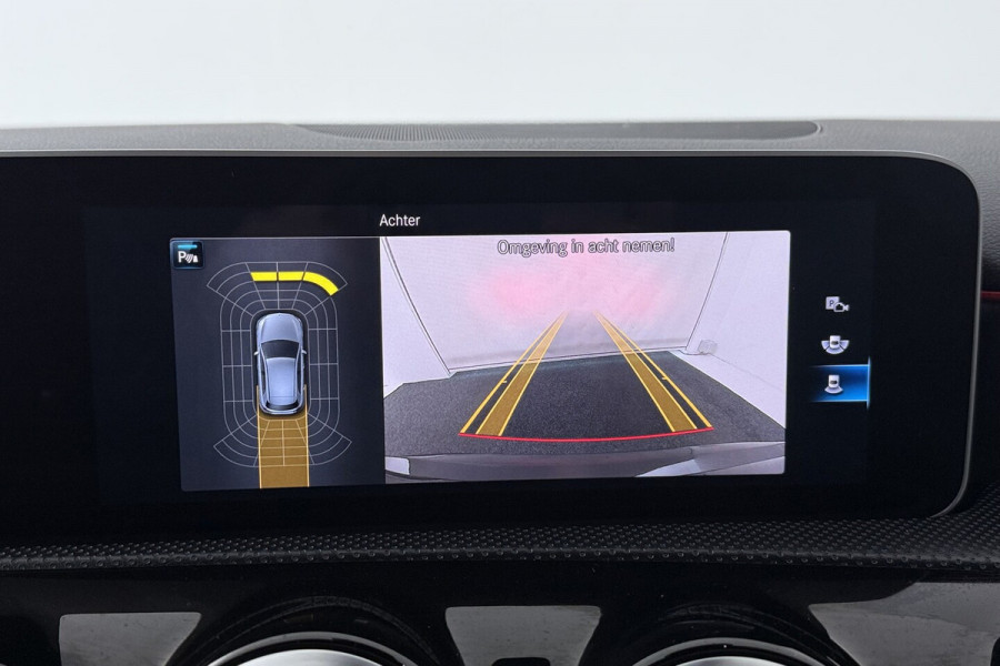 Mercedes-Benz A-Klasse 200 Business Solution AMG (NAVIGATIE, CAMERA, STOELVERWARMING, LED, PDC)