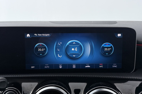 Mercedes-Benz A-Klasse 200 Business Solution AMG (NAVIGATIE, CAMERA, STOELVERWARMING, LED, PDC)