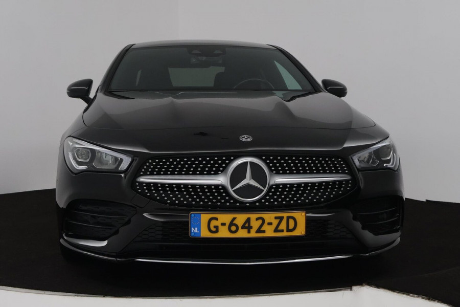 Mercedes-Benz CLA-Klasse 180 Business Solution AMG (PANORAMADAK, AFNEEMBARE TREKHAAK, SFEERVERLICHTING, STOELVERWAR