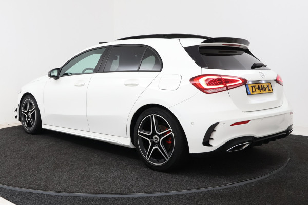 Mercedes-Benz A-Klasse 180 Business Solution AMG (PANORAMADAK, STOELVERWARMING, SFEERVERLICHTING, CAMERA, PARKEER