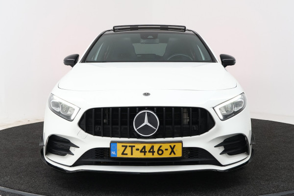 Mercedes-Benz A-Klasse 180 Business Solution AMG (PANORAMADAK, STOELVERWARMING, SFEERVERLICHTING, CAMERA, PARKEER