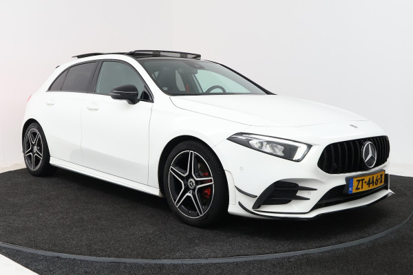 Mercedes-Benz A-Klasse 180 Business Solution AMG (PANORAMADAK, STOELVERWARMING, SFEERVERLICHTING, CAMERA, PARKEER