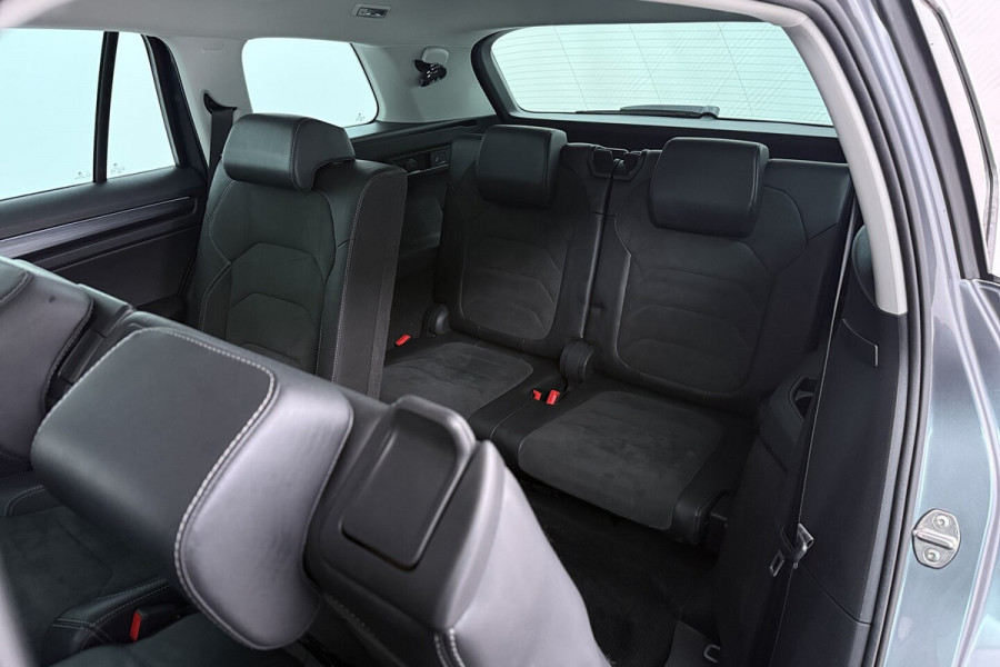Škoda Kodiaq 1.5 TSI Limited Business Edition 7p. (PANORAMADAK, TREKHAAK AFNEEMBAAR, CAMERA, CANTON, ST