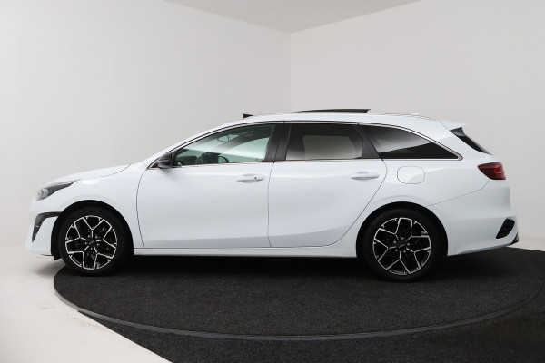 Kia cee'd Sportswagon Ceed 1.5 T-GDi GT-Line (PANORAMADAK, STOEL/STUUR VERWARMING, CAMERA, NAVIGATIE, PARKEERSEN
