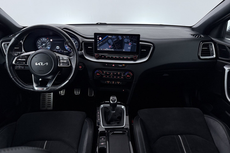 Kia cee'd Sportswagon Ceed 1.5 T-GDi GT-Line (PANORAMADAK, STOEL/STUUR VERWARMING, CAMERA, NAVIGATIE, PARKEERSEN