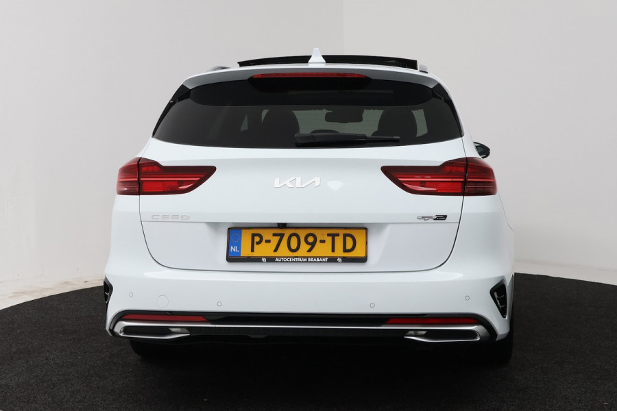 Kia cee'd Sportswagon Ceed 1.5 T-GDi GT-Line (PANORAMADAK, STOEL/STUUR VERWARMING, CAMERA, NAVIGATIE, PARKEERSEN