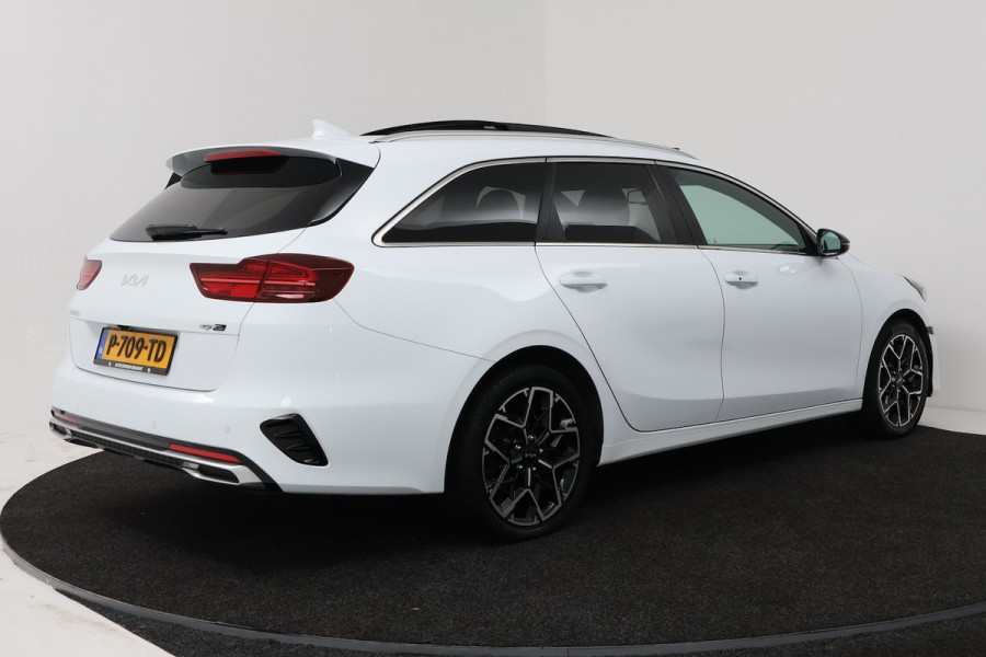 Kia cee'd Sportswagon Ceed 1.5 T-GDi GT-Line (PANORAMADAK, STOEL/STUUR VERWARMING, CAMERA, NAVIGATIE, PARKEERSEN