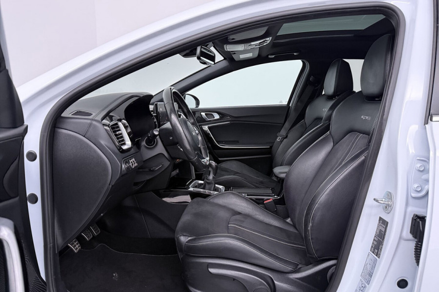 Kia cee'd Sportswagon Ceed 1.5 T-GDi GT-Line (PANORAMADAK, STOEL/STUUR VERWARMING, CAMERA, NAVIGATIE, PARKEERSEN