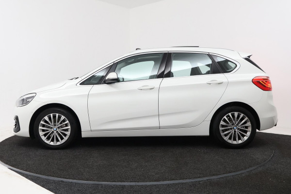 BMW 2 Serie Active Tourer 218i High Executive Edition (PANORAMADAK, TREKHAAK, STOELVERWARMING, CAMERA, DEALER ONDERH