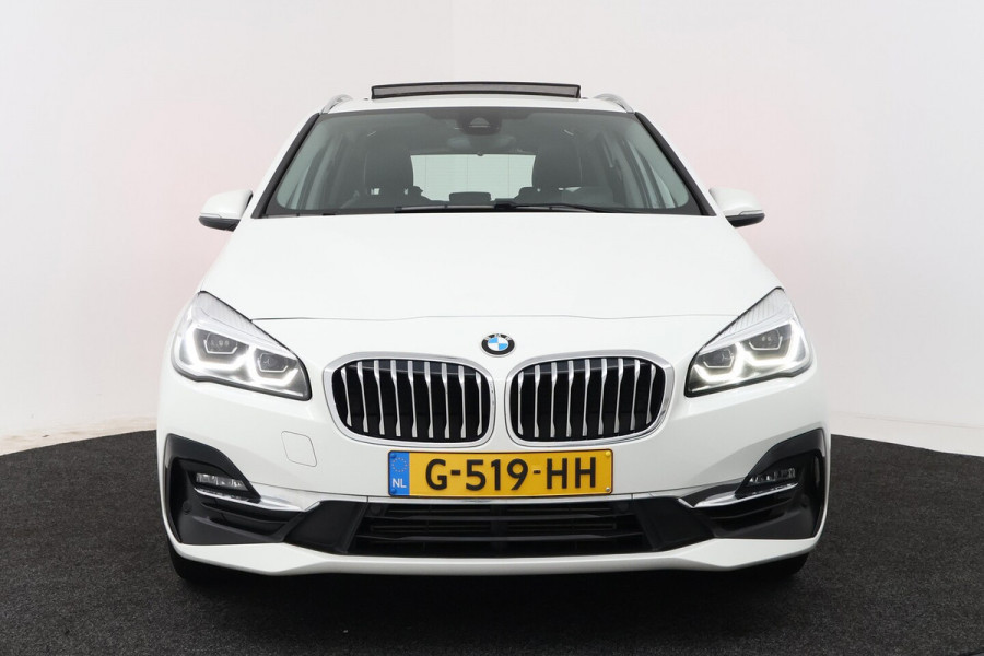 BMW 2 Serie Active Tourer 218i High Executive Edition (PANORAMADAK, TREKHAAK, STOELVERWARMING, CAMERA, DEALER ONDERH