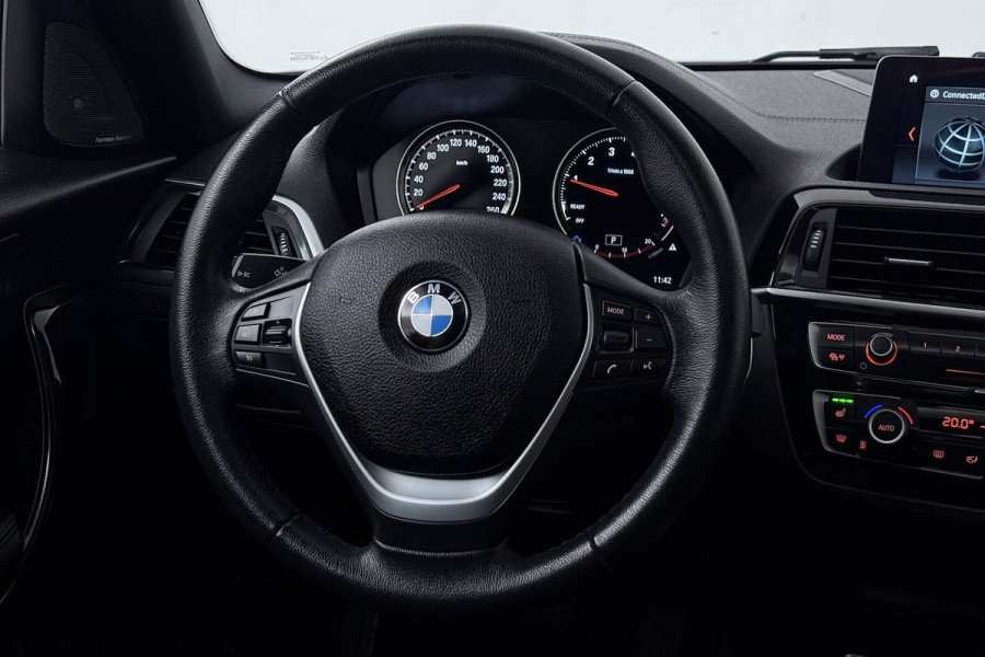 BMW 1-serie 118i High Executive Sport-Line (SCHUIF/KANTELDAK, GROOT-NAVIGATIE, STOELVERWARMING, SPORTS