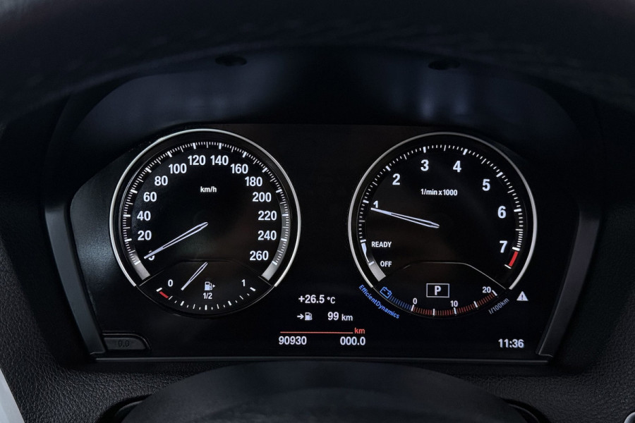 BMW 1-serie 118i High Executive Sport-Line (SCHUIF/KANTELDAK, GROOT-NAVIGATIE, STOELVERWARMING, SPORTS