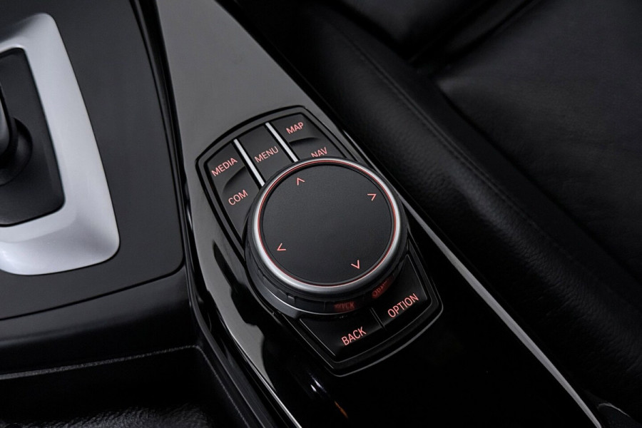 BMW 1-serie 118i High Executive Sport-Line (SCHUIF/KANTELDAK, GROOT-NAVIGATIE, STOELVERWARMING, SPORTS