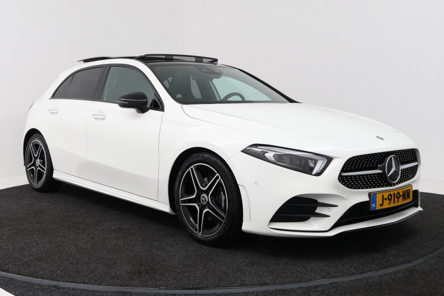 Mercedes-Benz A-Klasse 180 Business Solution AMG (PANORAMADAK, STOELVERWARMING, CAMERA, SFEERVERLICHTING, ELEKTR
