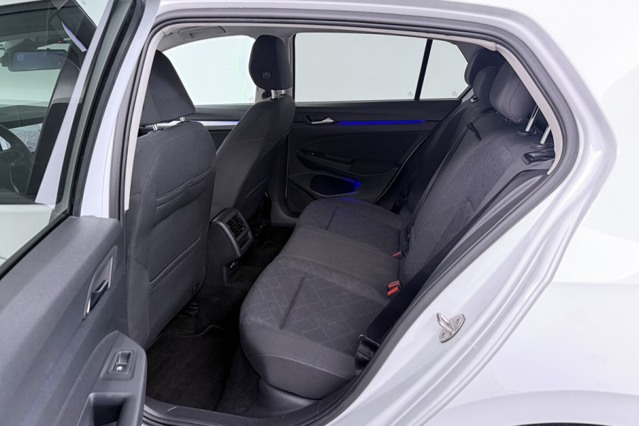 Volkswagen Golf 2.0 TDI Style (DIGITALE COCKPIT, SFEERVERLICHTING, NAVIGATIE, CRUISE ADAPTIEF, STUURVERWAR