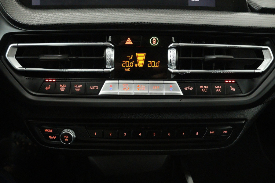BMW 2 Serie Gran Coupé 218i High Executive (STOELVERWARMING, CAMERA, NAVIGATIE, CRUISE CONTROL, DEALER ONDERHOUDE