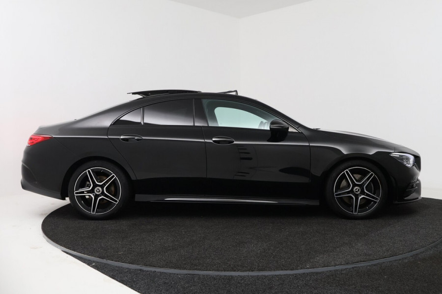 Mercedes-Benz CLA-Klasse 200 Business Solution AMG (PANORAMADAK, STOELVERWARMING, SFEERVERLICHTING, CAMERA, CRUISE