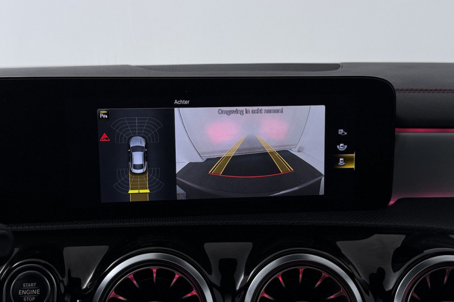 Mercedes-Benz CLA-Klasse 200 Business Solution AMG (PANORAMADAK, STOELVERWARMING, SFEERVERLICHTING, CAMERA, CRUISE