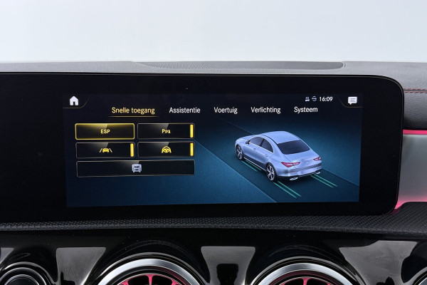 Mercedes-Benz CLA-Klasse 200 Business Solution AMG (PANORAMADAK, STOELVERWARMING, SFEERVERLICHTING, CAMERA, CRUISE