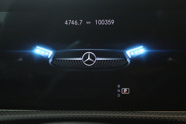 Mercedes-Benz CLA-Klasse 200 Business Solution AMG (PANORAMADAK, SFEERVERLICHTING, STOELVERWARMING, 1e EIGENAAR, GO