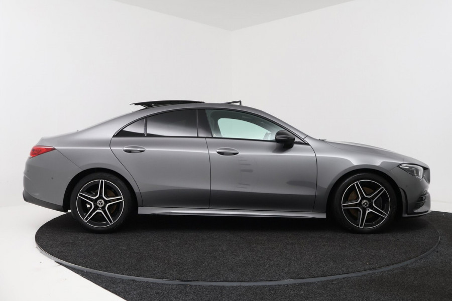 Mercedes-Benz CLA-Klasse 200 Business Solution AMG (PANORAMADAK, SFEERVERLICHTING, STOELVERWARMING, 1e EIGENAAR, GO