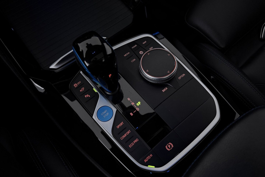 BMW iX3 High Executive 80 kWh SOH 95% (PANORAMADAK, TREKHAAK, H&K AUDIO, CRUISE ADAPTIEF, CAMERA,
