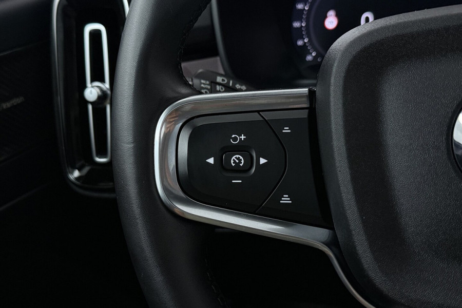 Volvo XC40 Recharge Ultimate 70 kWh SOH 92, 5% (PANORAMADAK, STUUR-/STOELVERWARMING, 360 CAMERA, DEAL
