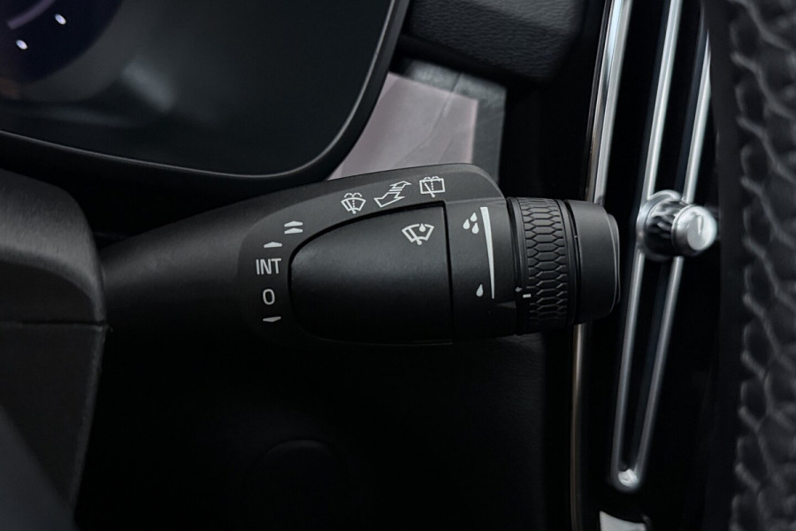 Volvo XC40 Recharge Ultimate 70 kWh SOH 92, 5% (PANORAMADAK, STUUR-/STOELVERWARMING, 360 CAMERA, DEAL