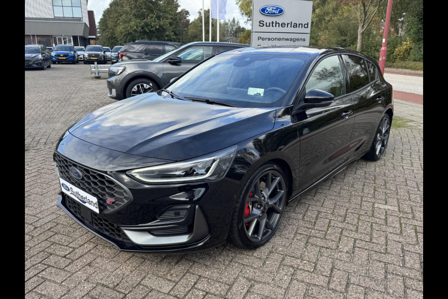 Ford Focus 2.3 EcoBoost ST-3 | 280pk | Automaat |  Performance Pack | AGR-stoelen | Winter Pack | Adaptive cruise control | Head up Display | Camera