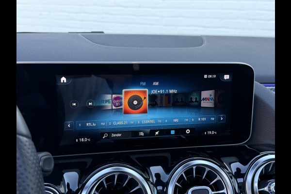Mercedes-Benz B-Klasse 200 Business Solution AMG | Pano | Memory | Camera | Keyless